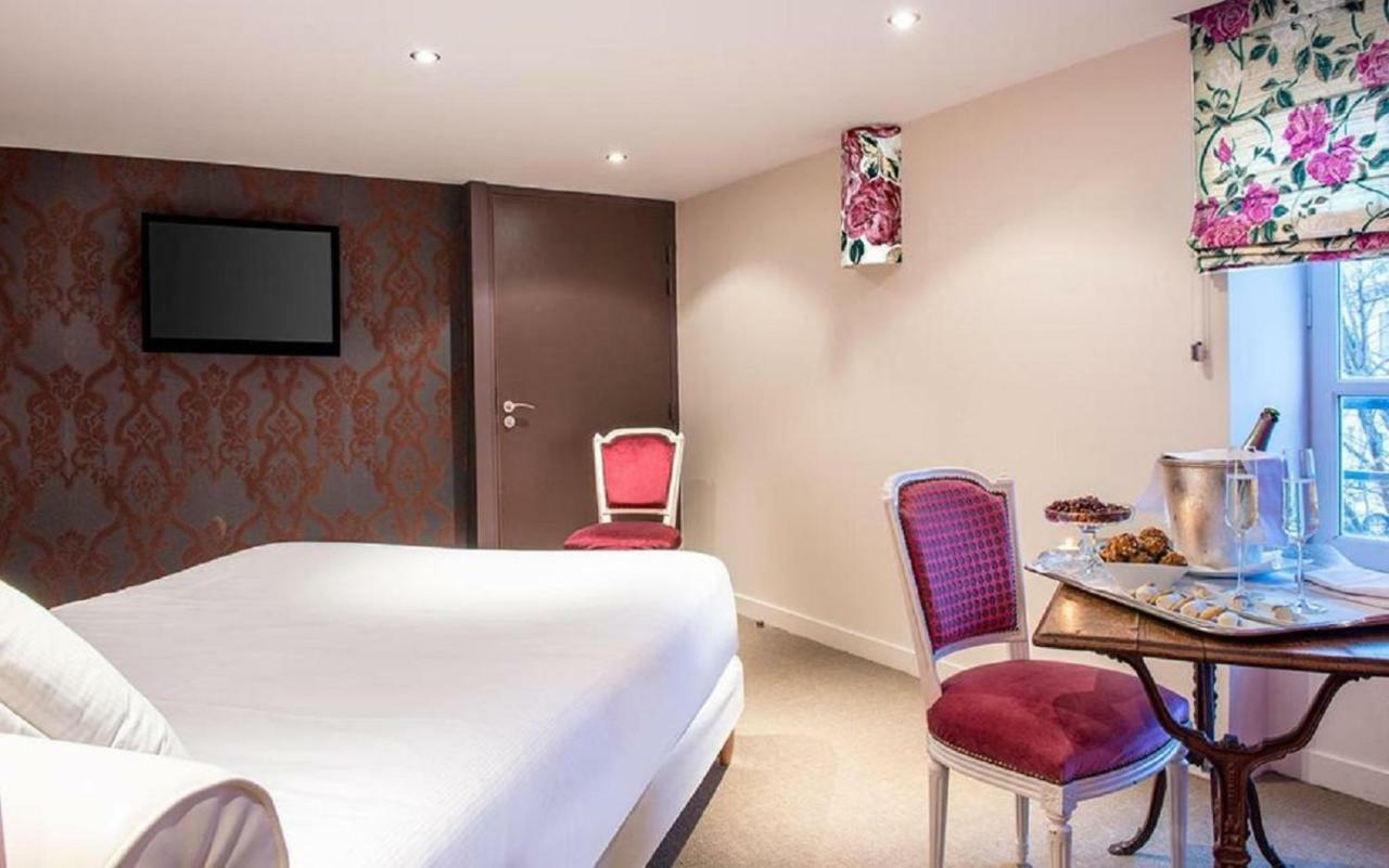 Hotel Spa Frederic Carrion Et Sa Table Gastronomique Vire  Ngoại thất bức ảnh
